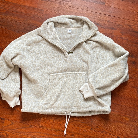 Old Navy Fleece Pullover with Cheetah Print - Picture 2 of 7